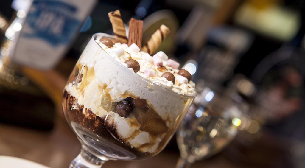 The Glen Hotel Newtonmore Buitenkant foto