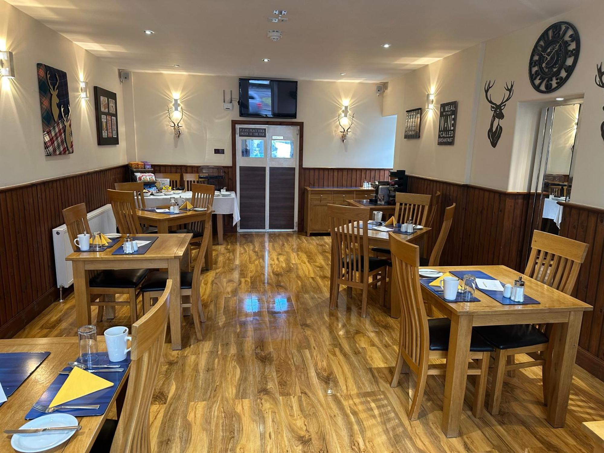 The Glen Hotel Newtonmore Buitenkant foto